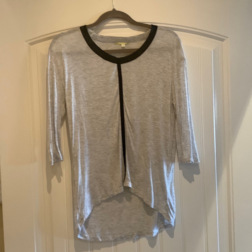 High low hem gray top